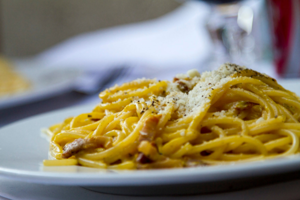 Macarrão a carbonara 